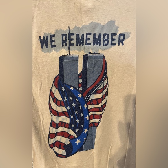 Oscar Mike Patriotic 'We Remember' Graphic T-Shirt - Picture 1 of 6